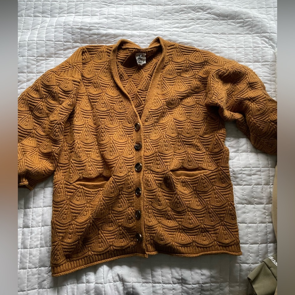 DRA knit sweater
